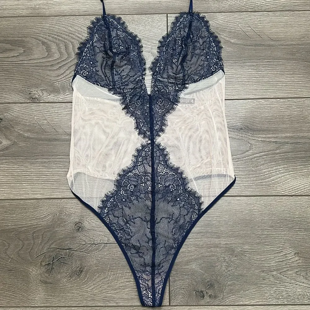 Victoria’s Secret V Wire Beige And Blue Lace V-String Teddy Bodysuit Size Medium